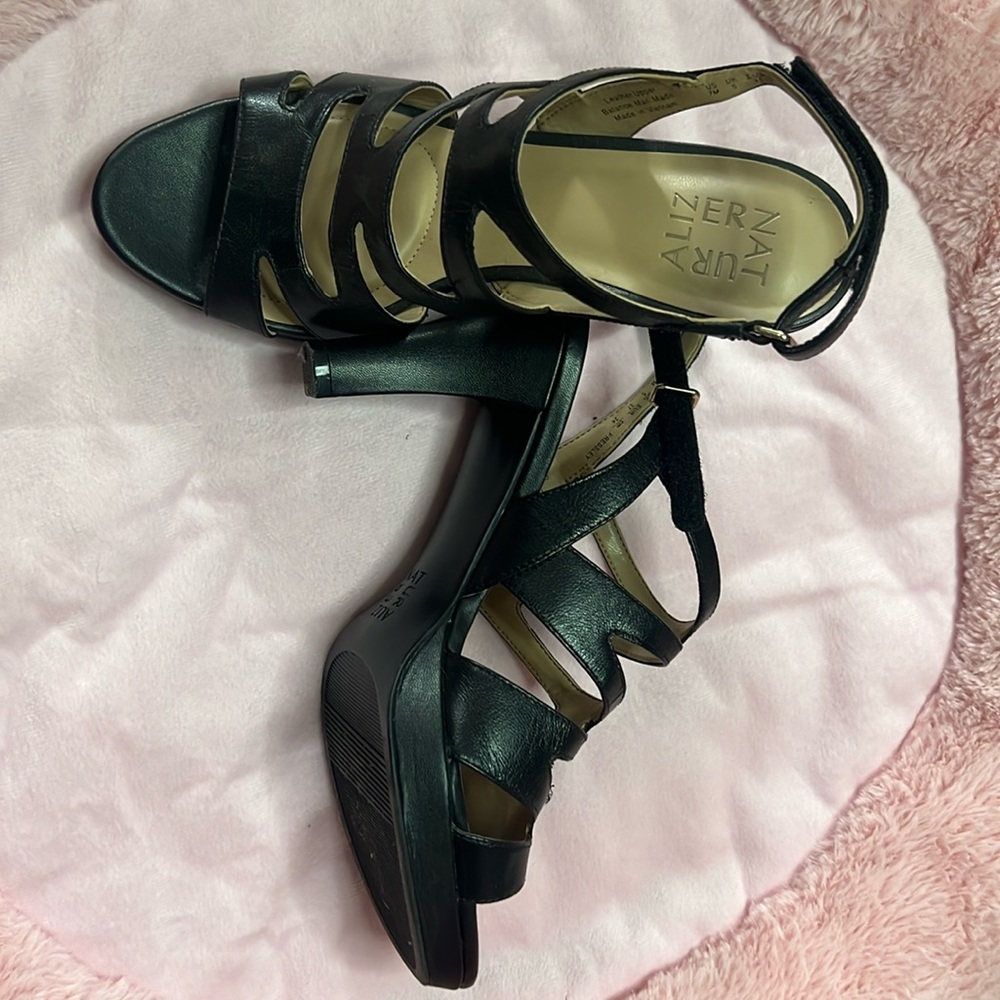 Naturalizer 7M worn once
